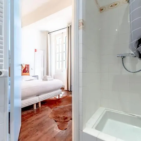 Le Seillon L Perfect Location L Shellter Saint-Tropez